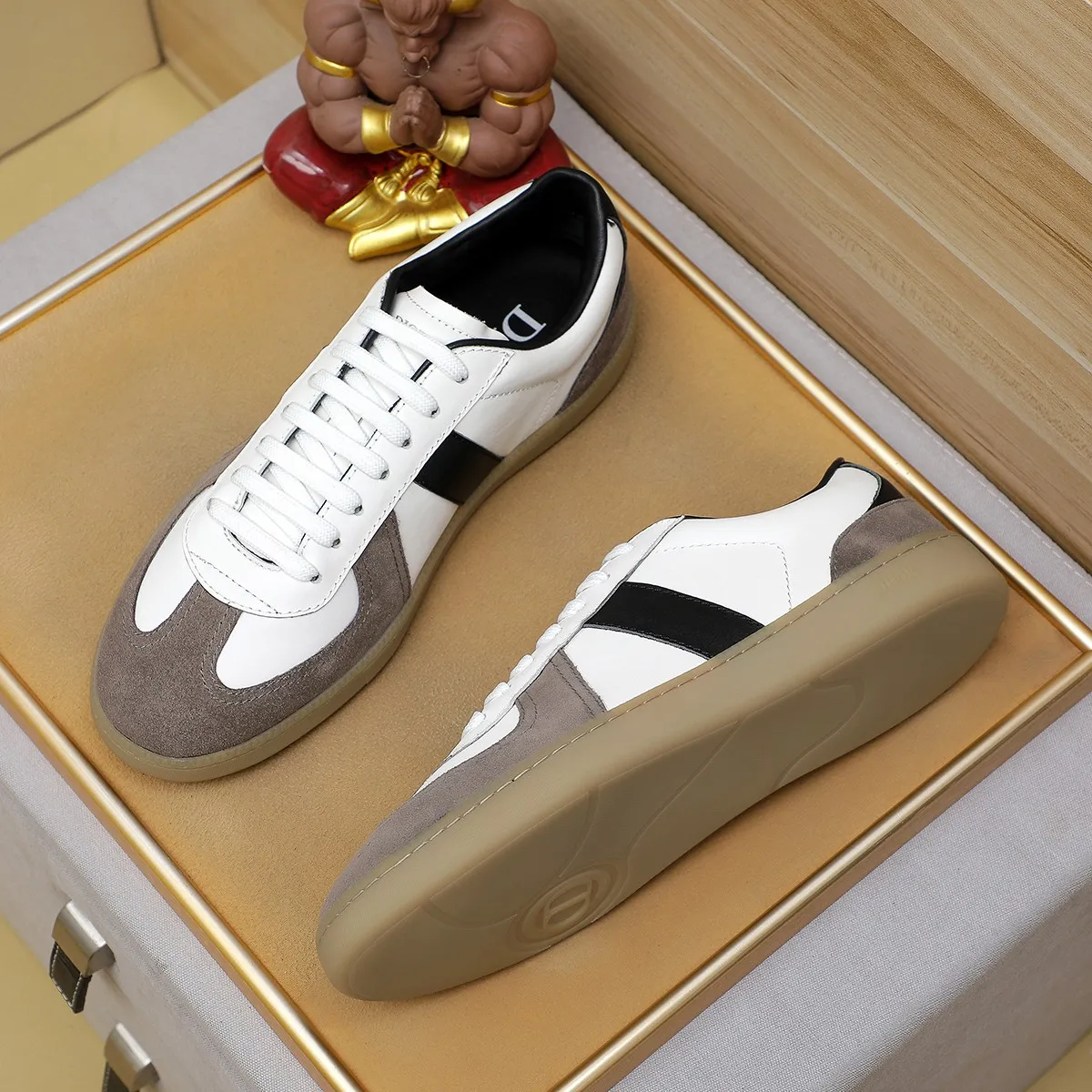 Men's clothing and shoes 💰540 💰🔥[Dior] High-end top-notch 🔝 purchasing agent 🔍🔍The latest 🇺🇸 counters are on sale simultaneously, original Italian calfskin (high-end, extravagance, and grade) with exquisite workmanship (cowhide Inner lining) Sole: Original sole provided by the original factory ⚠️Outsole. Comfortable, wear-resistant, non-slip, real-life photo🎬The real thing is more beautiful🔍Color: 4 colors available💕💕Number of yards: 39-44...